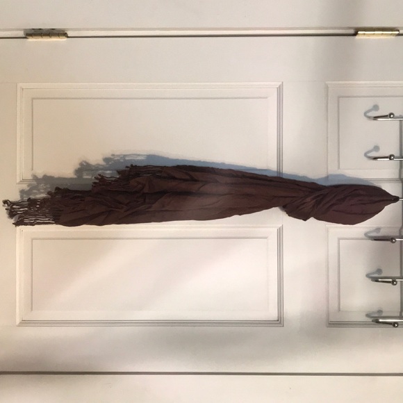 Brown scarf - Picture 1 of 3